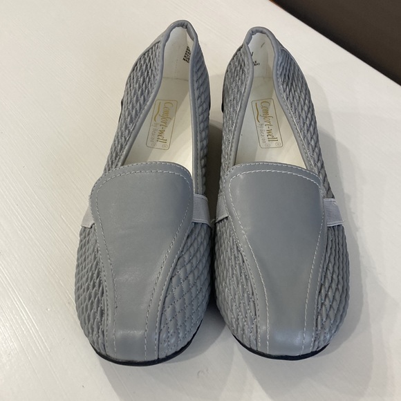 NWOT Comfort-Well by Beacon slip-on shoes - Picture 2 of 4